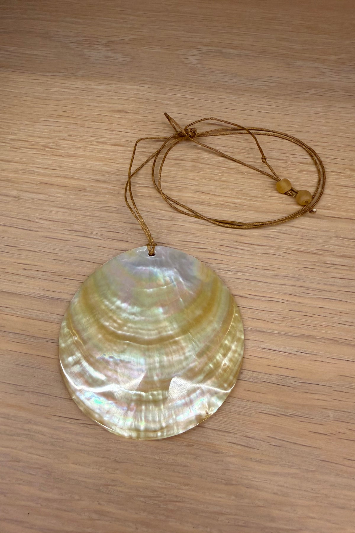 SHELL NECKLACE - CIRCLE