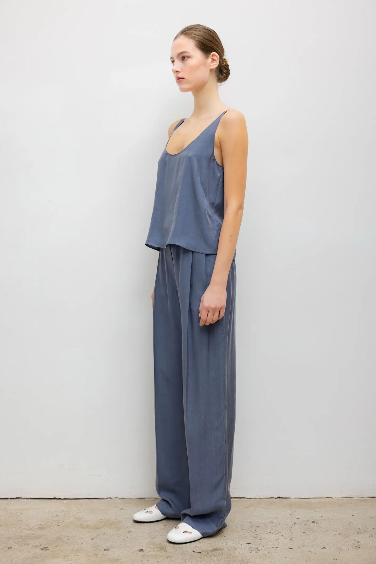 KIM SCOOP TANK