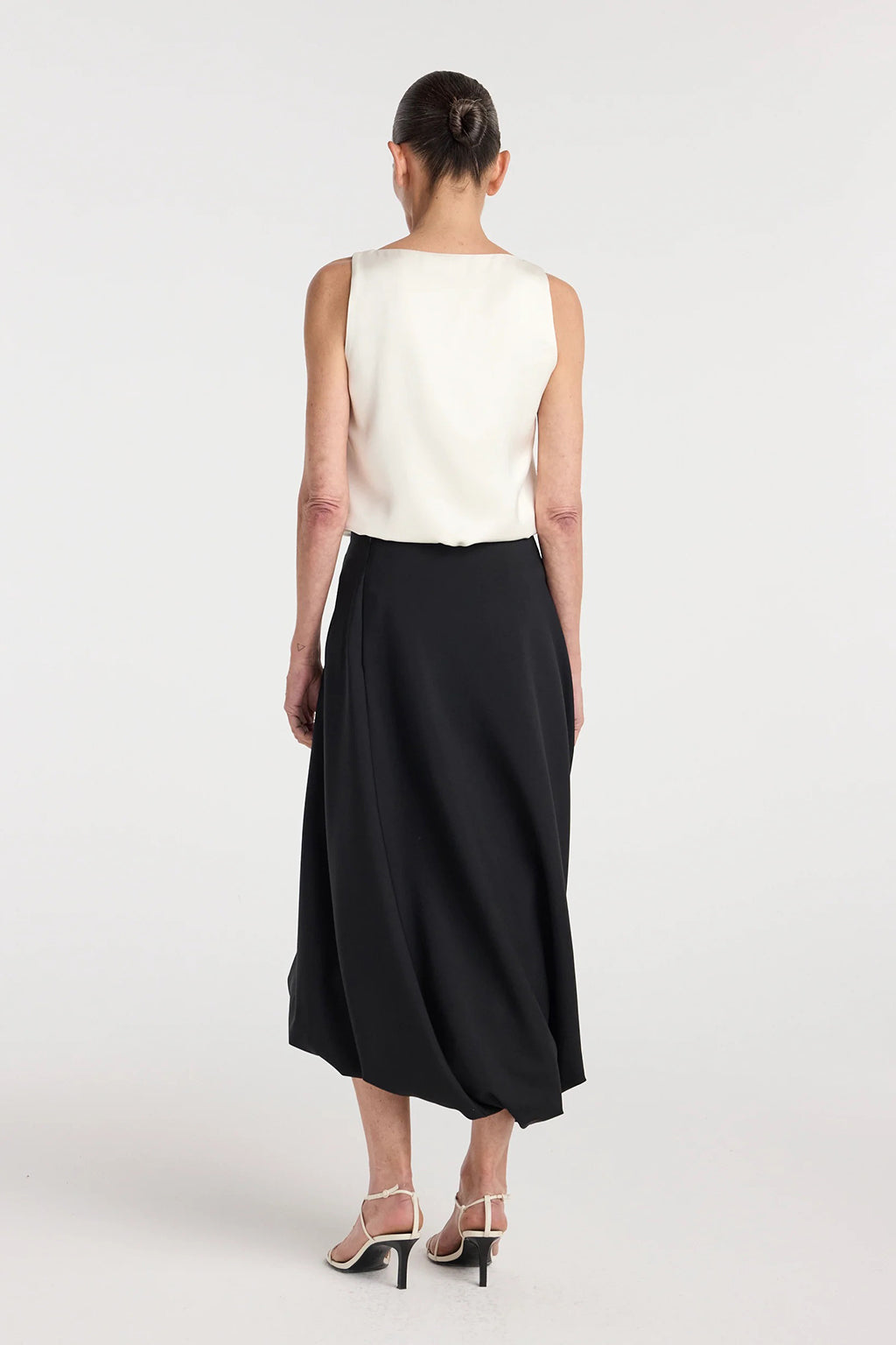 SATIN SCOOP NECK TOP