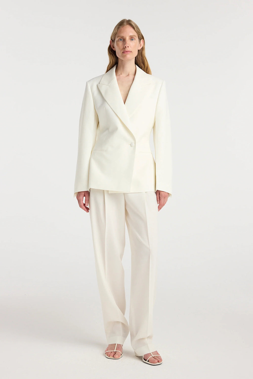 HOURGLASS SHAPED BLAZER