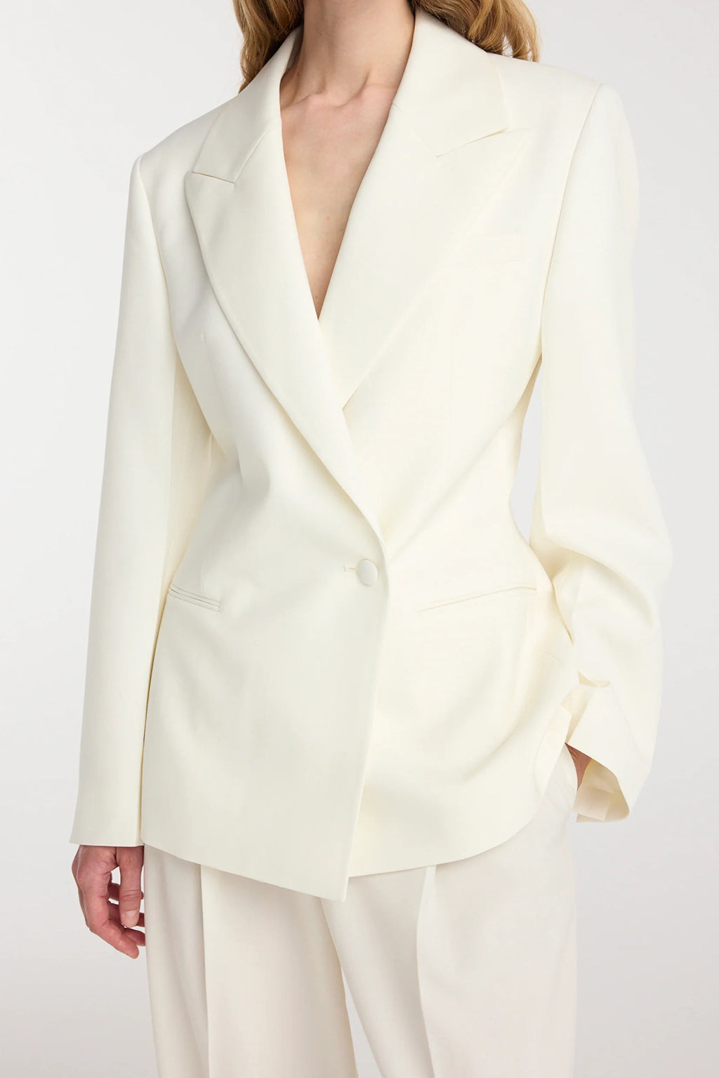 HOURGLASS SHAPED BLAZER
