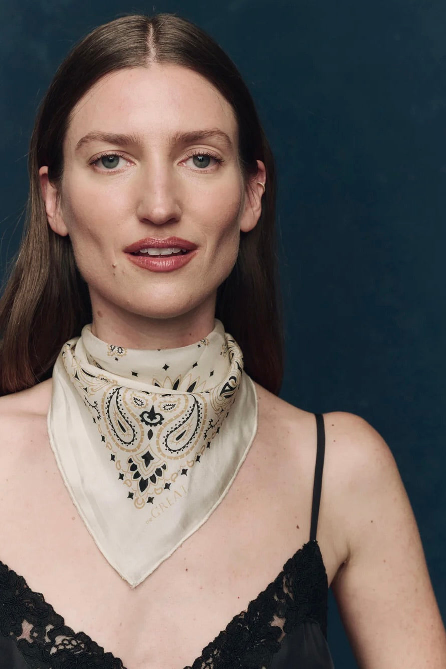 THE SILK BANDANA IN CREAM