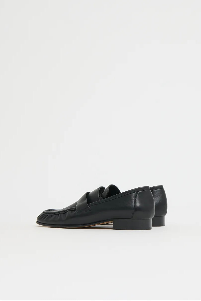 RUCHED LEATHER LOAFER