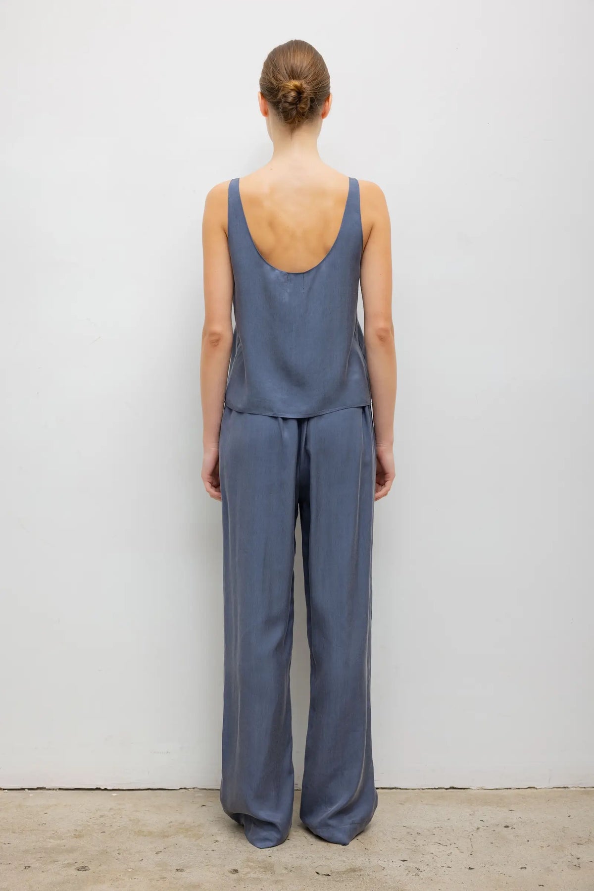 KIM SCOOP TANK