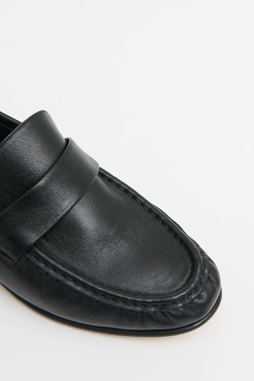 RUCHED LEATHER LOAFER