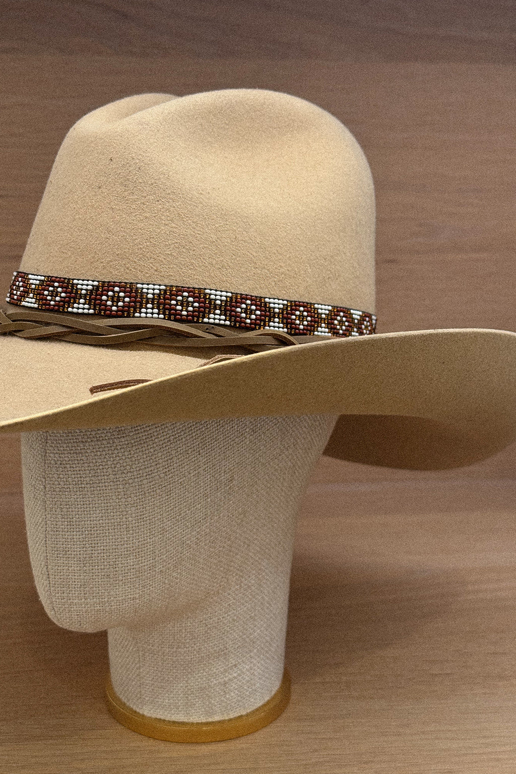 BEADED HAT BAND IN COPPER & WHITE