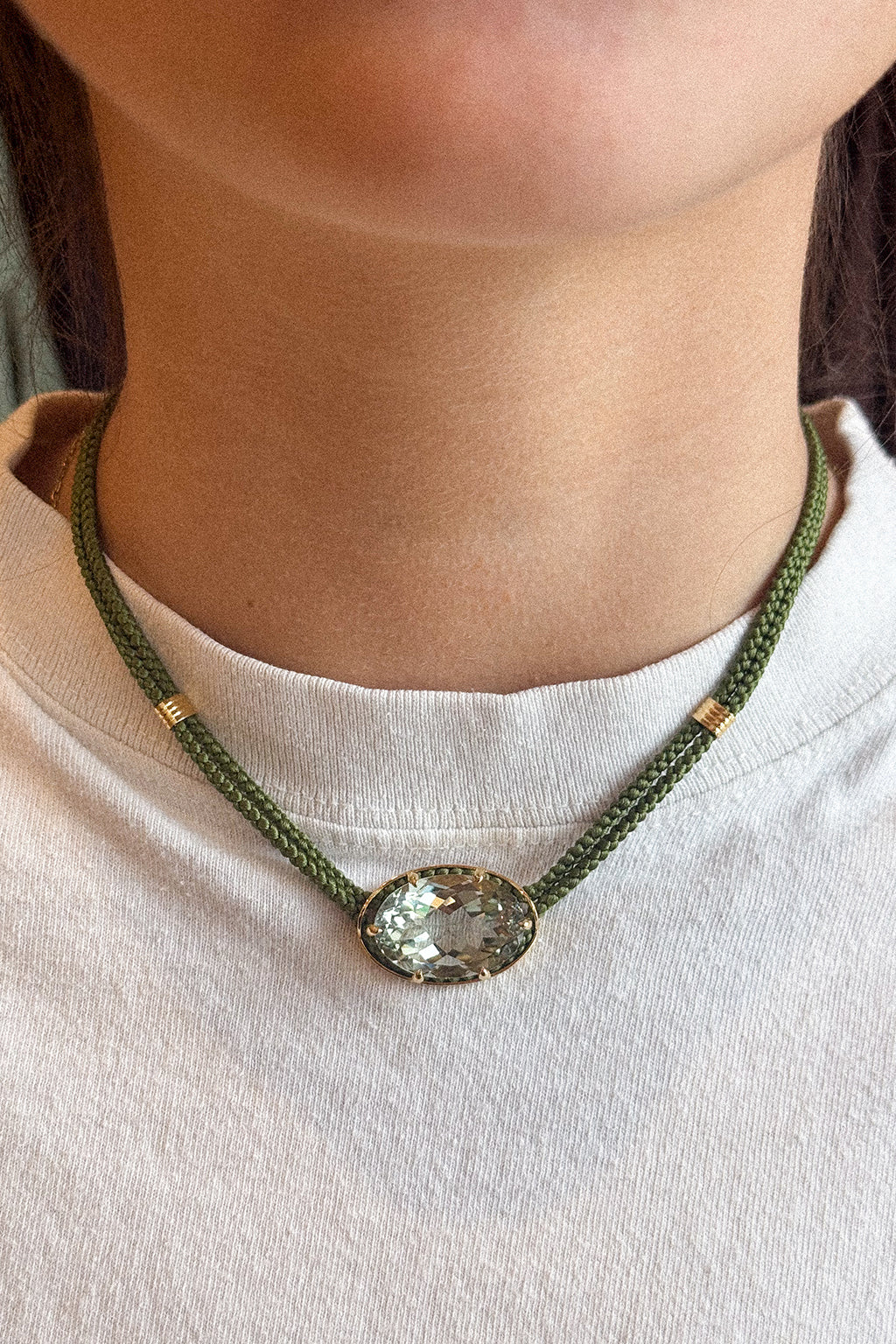 COLLIER PENDENTIF CORDON DE SOIE AMÉTHYSTE VERTE