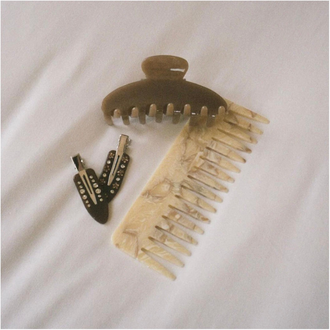 DETANGLING COMB