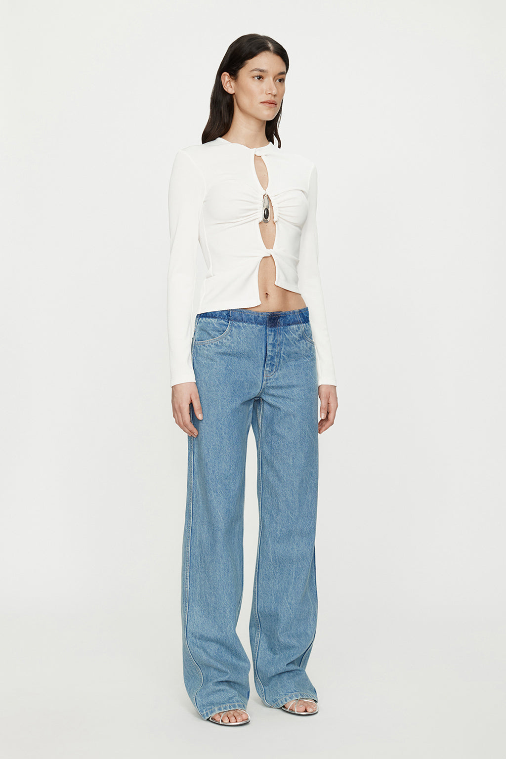 CRYSTAL PENDANT OPEN TWIST LONG SLEEVE TOP
