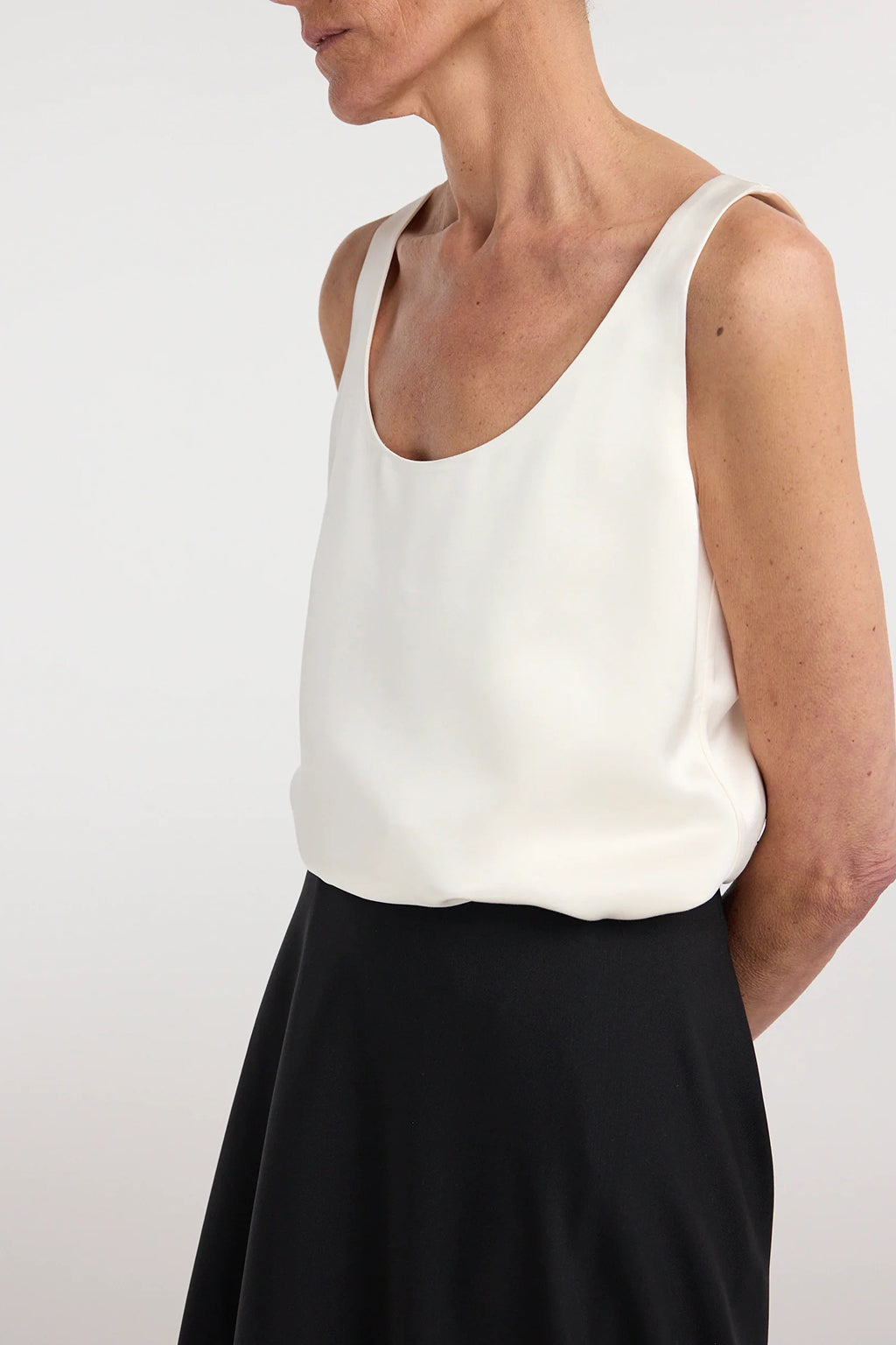 SATIN SCOOP NECK TOP