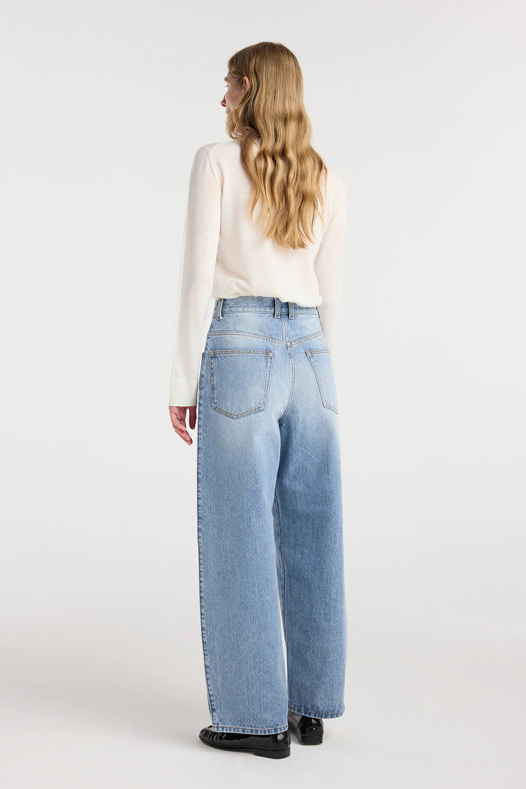 BARREL LEG DENIM