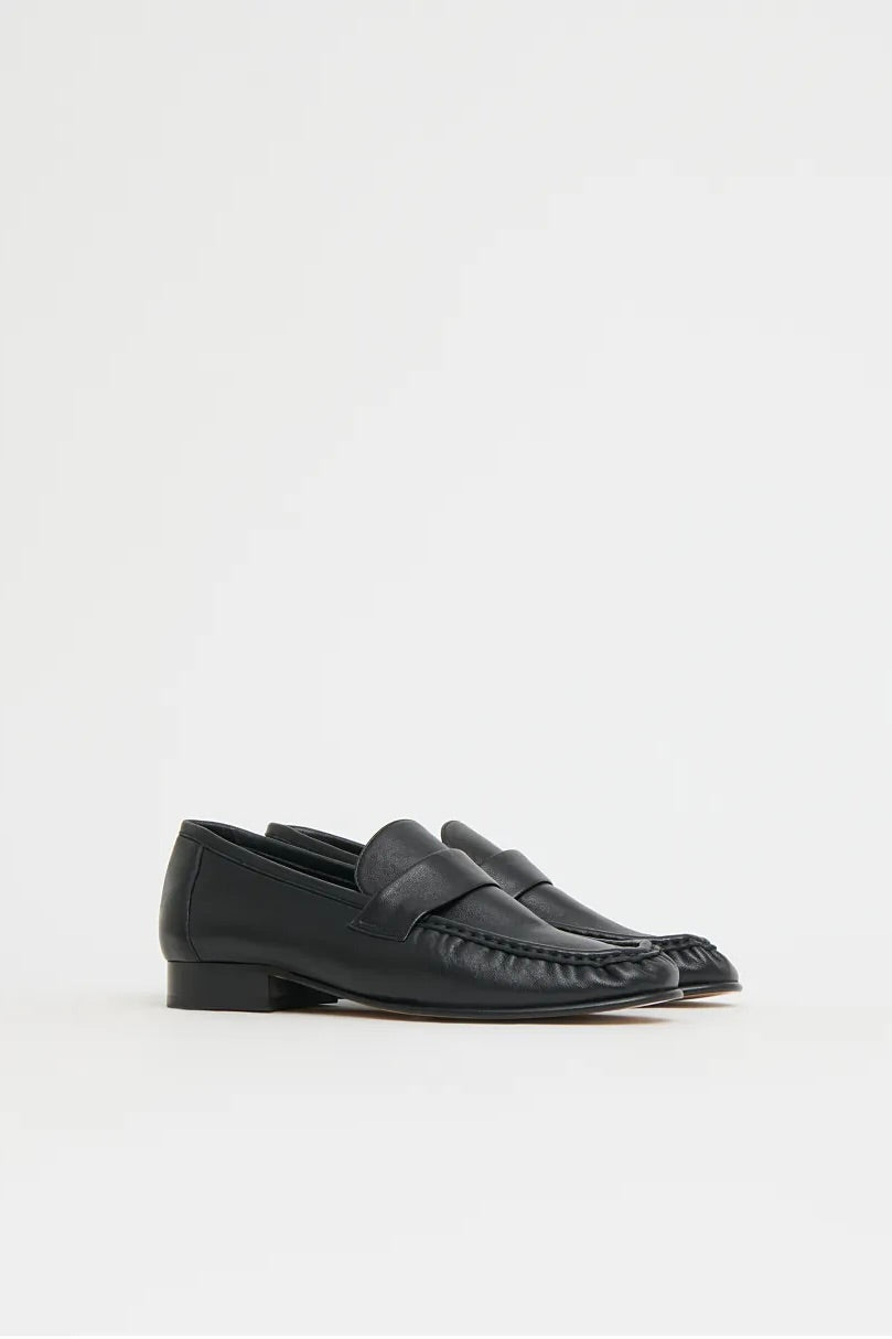 RUCHED LEATHER LOAFER