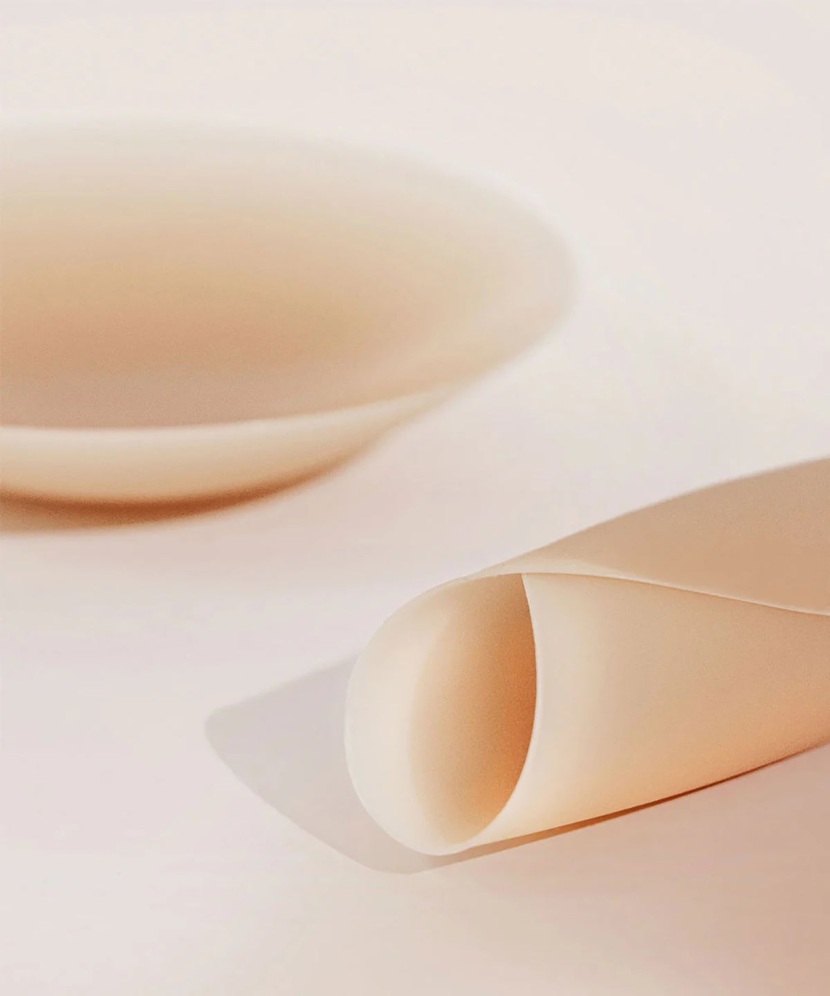 NON-ADHESIVE NO SHOW NIPPLE COVERS NO.3 BUFF