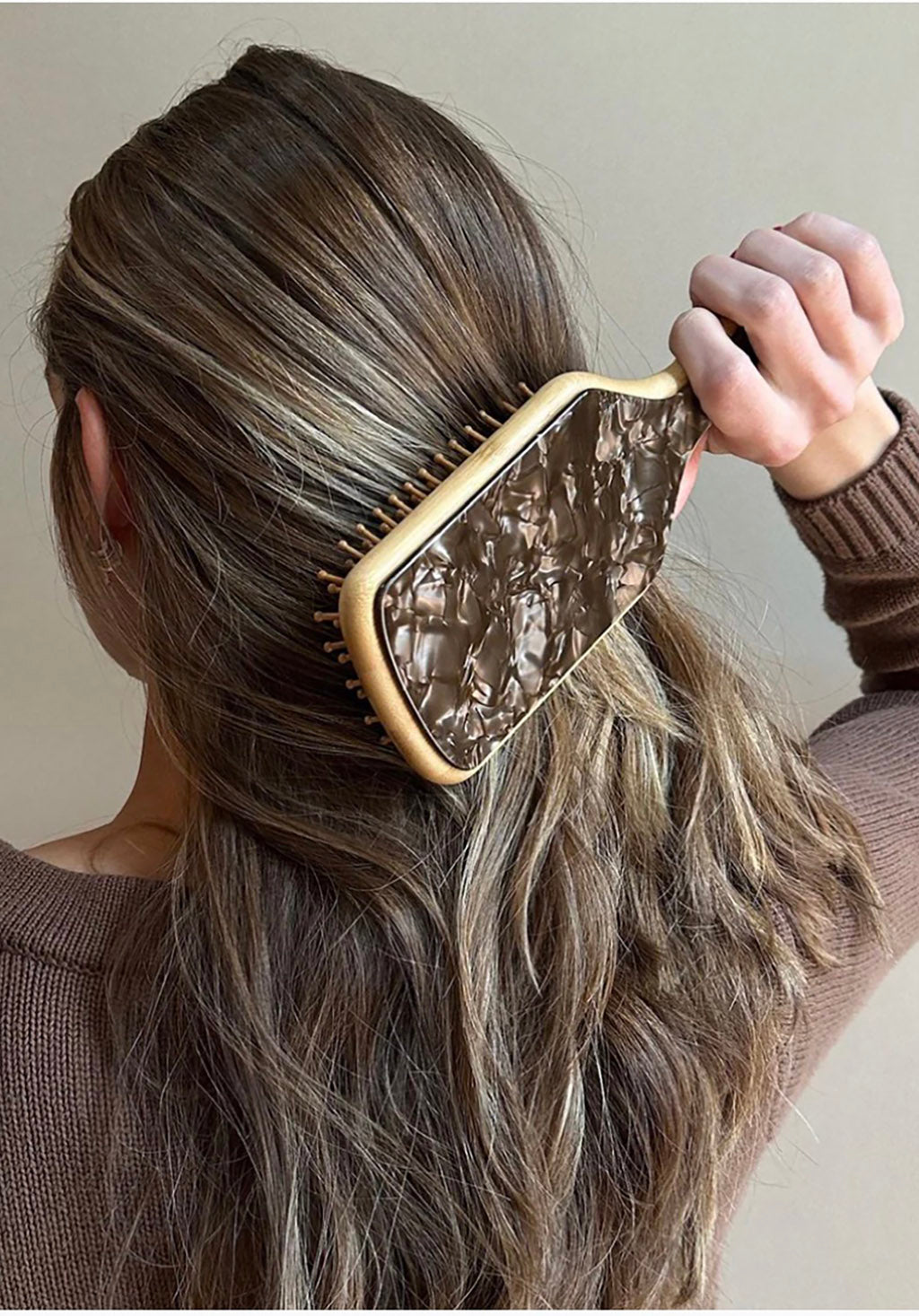 BROSSE PLATE EN BAMBOU « SUCRE BRÛLÉ »